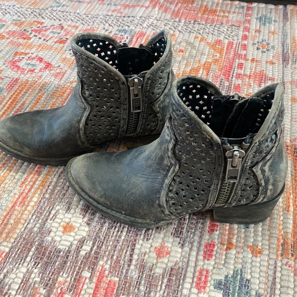 PRICE DROP!!! Black ankle boot with mesh detail - Picture 2 of 6